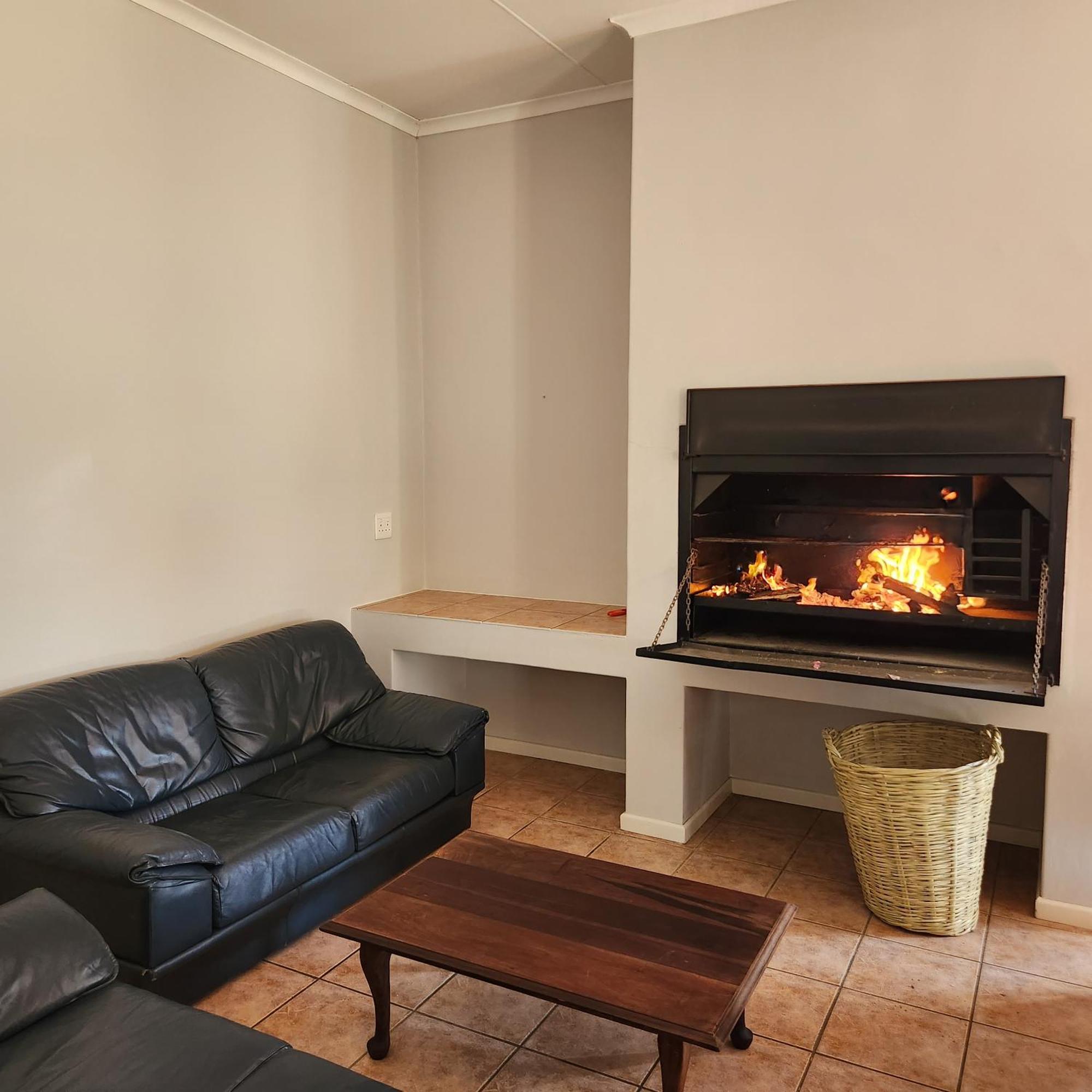Karoo Leeu Self Catering Villa Oudtshoorn Bagian luar foto